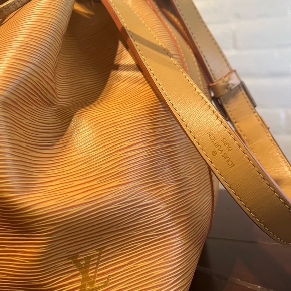 Louis Vuitton Yellow EPI Leather Petit Noe - Picture 5 of 13